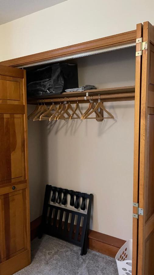 Den Mishka - Kodiak'S Den Of The Little Bear Apartment Exterior photo
